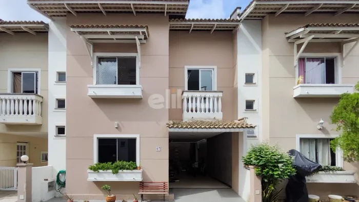 Casa de Alto Padrão | 149 m² | Porteira Fechada