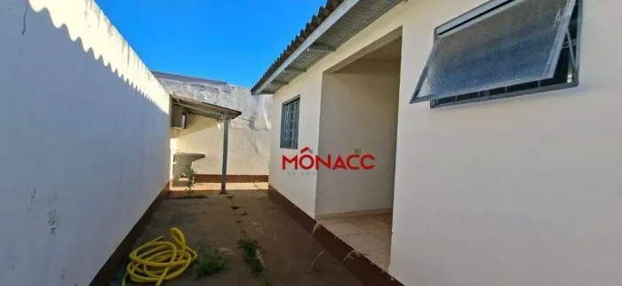 Edícula com 2 dormitórios para alugar, por R$ 900/mês - Santa Rita 1 - Londrina/PR