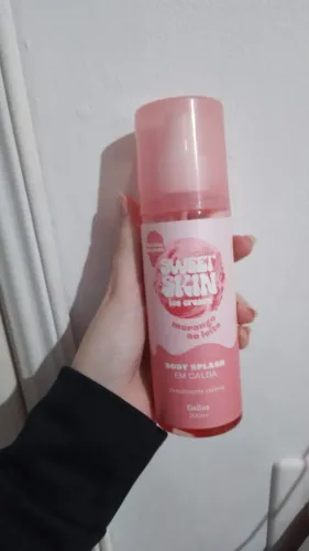 Body splash dailus sweet skin morango ao leite, usado