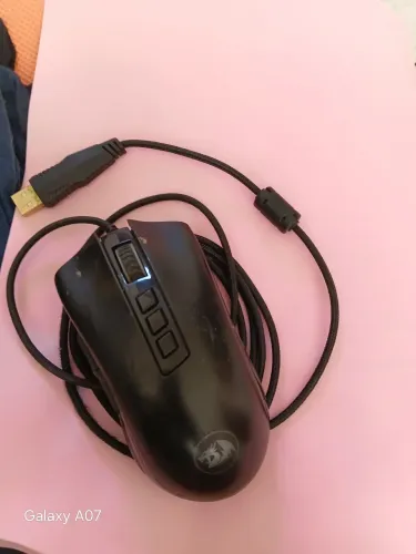 Mouse da redrago com defeito. 