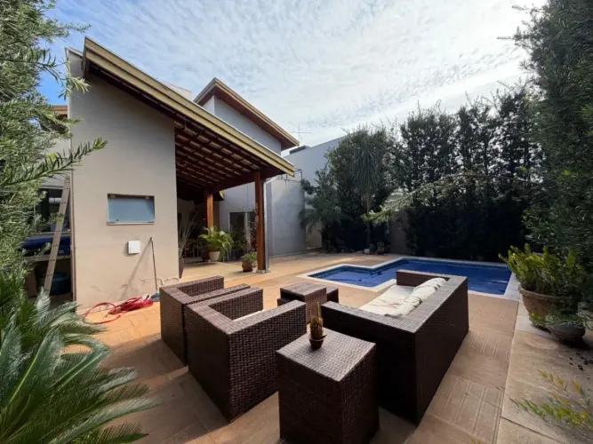 Casa a venda no condomínio Residencial Tivoli II em Bauru -SP.