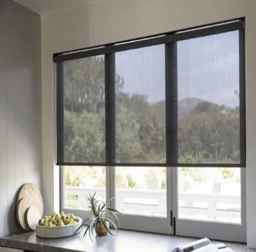 Vendo persiana tela solar preta 3%