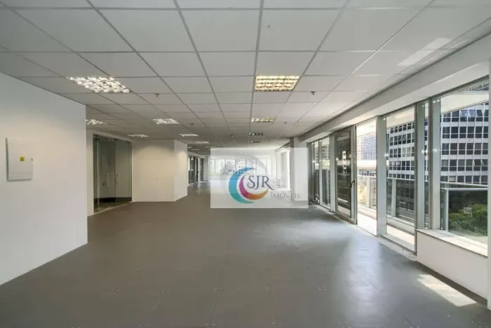 Edifício corporativo da Região da Paulista, principal marco geográfico, financeiro e turís