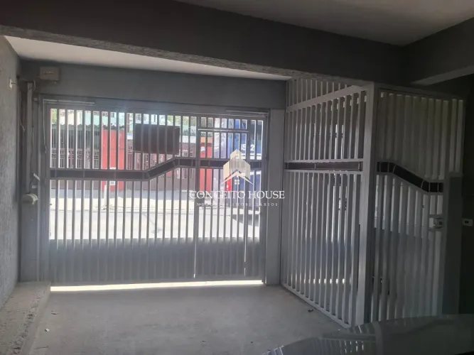 Casa á Venda Completa com Edícula e Vaga para 2 Carros