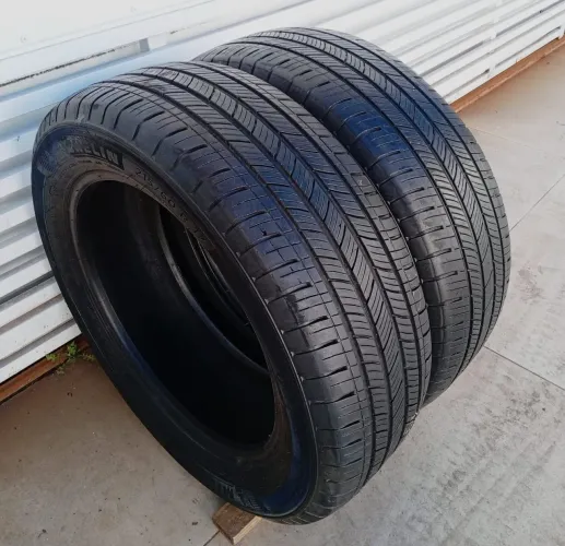Pneu 215/60 aro 17 Michelin