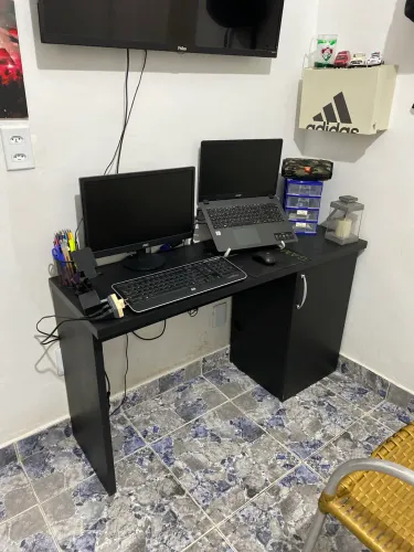 Mesa para computador preta / escrivaninha para computador e estudo preto