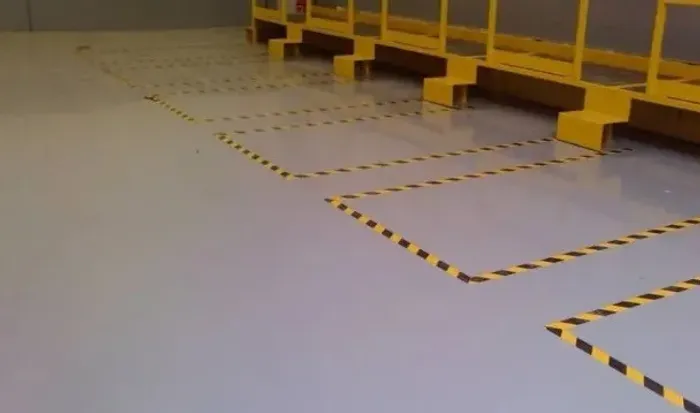 Fita demarcação solo zebrada 50mmx300cm Kapazi