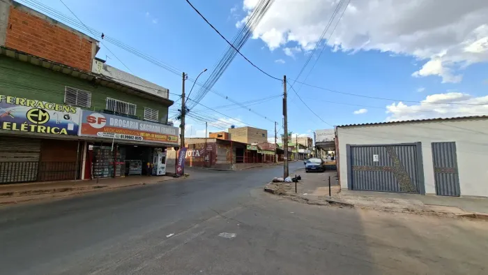 Casa no sol nascente prox a escola jk