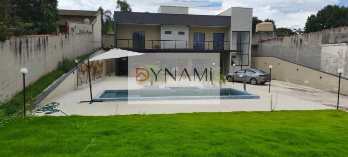 Maravilhoso Sobrado em um terreno de 1000m² com Piscina