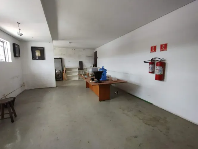 Casa comercial para venda em Parque Colonial, 250m²