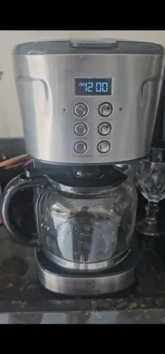 Cafeteira elétrica novíssima, guardada! Usei apenas 2 vezes.