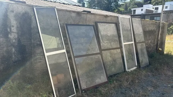 porta / janela de aluminio com vidro