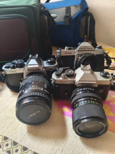 Nikon Fm2 Vivitar v3000 pentax k1000