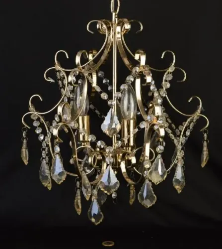 Pequeno lustre em metal dourado 3 lâmpadas