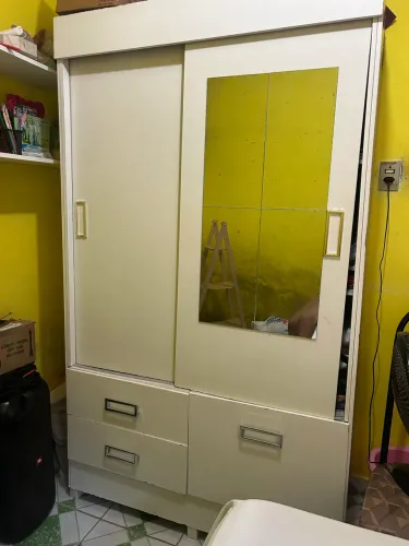 Guarda-roupa 