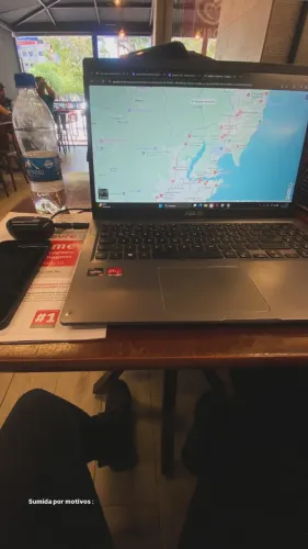 Vendo notebook usado funcionando normal 