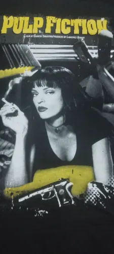 Camiseta de algodão do filme Pulp Fiction - Tempo de Violência (2GG; Pouquíssimo usada)