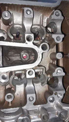 Vende-se um cabeçote para Xr tornado 250/Cbx twister 250<br><br>R$ 900,00<br>Contato: *66