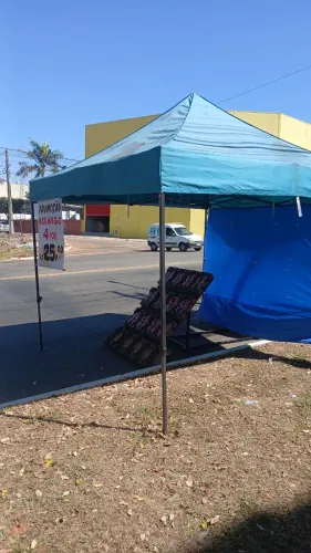 Vende se tenda 3x3 com ponto para vender Morangos ou frutas, ja tem Clientes com renda med