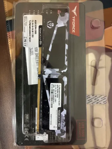 MEMORIA TEAM GROUP T-FORCE VULCAN, 8GB, (1X8GB), DDR4, 3000MHZ. NUNCA USADA (LACRADA)