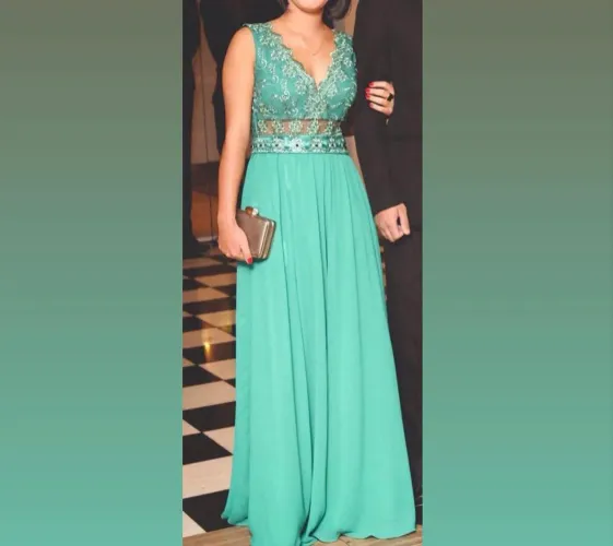 Vestido Longo com detalhes bordado a mão