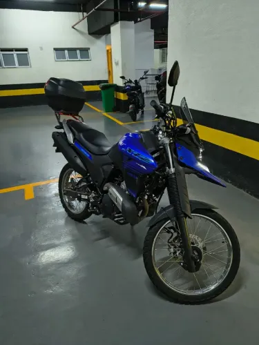 VENDO LANDER 2025 MENOS DE 7MIL KM UNICO DONO