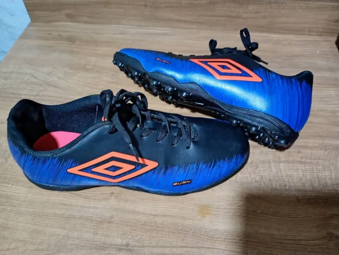Chuteira socyet Umbro Burn original "nova", número 40
