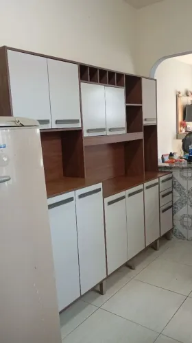 ARMÁRIO DE COZINHA