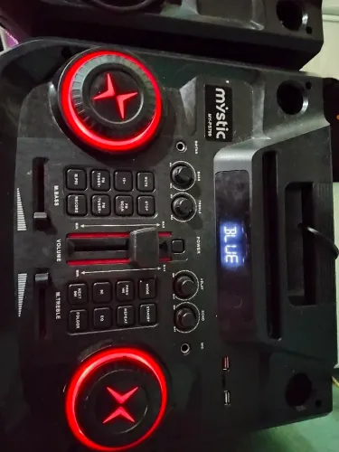 Vendo essas caixas de som profissional da mistyc valor 1.700 funcionando perfeitamente