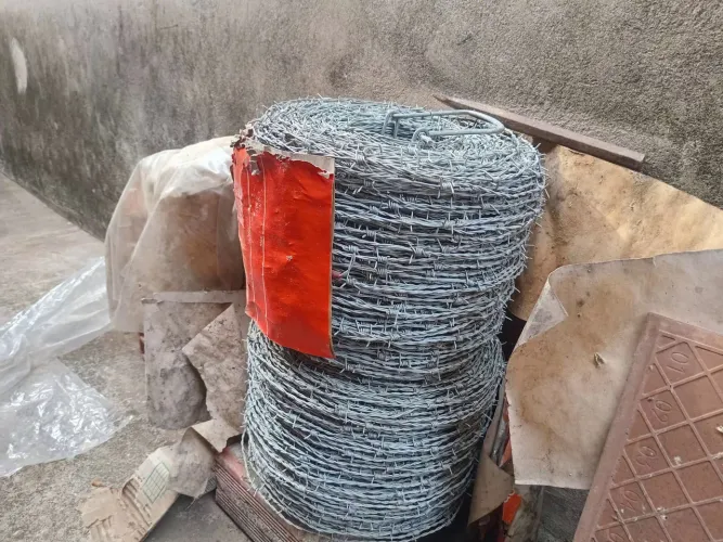 Bolas de arame farpado. 