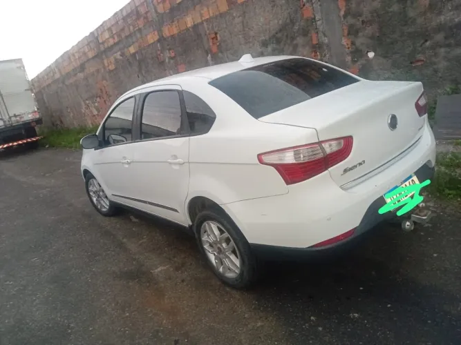 Fiat Grand Siena Essence Dual. 1.6 Flex 16V 2015
