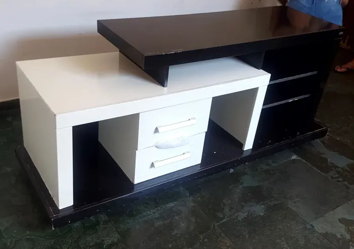 Rack marrom com branco