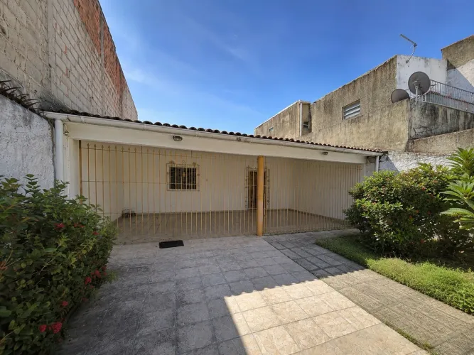 OPORTUNIDADE NO JACINTINHO - Duas construções no mesmo imóvel