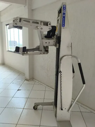 Manipulador de bobinas elétrico