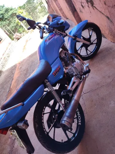 Vende se , ou troco por carro