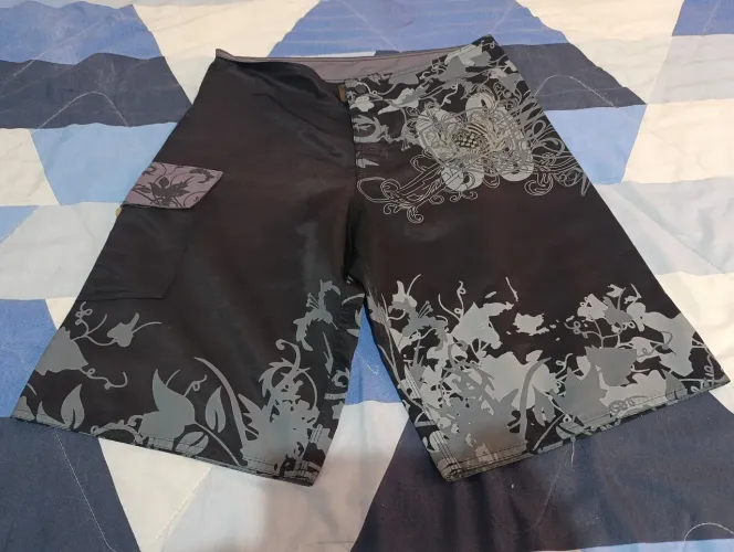 Bermudas masculinas(não abaixo o valor) Buscar no bairro Bonsucesso Barreiro