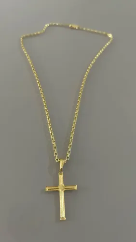 Cordão Masculino Dourado com Pingente de Cruz 