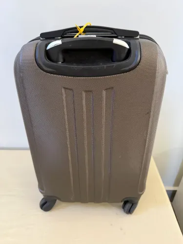 Vendo mala de mão sestine ótimo estado