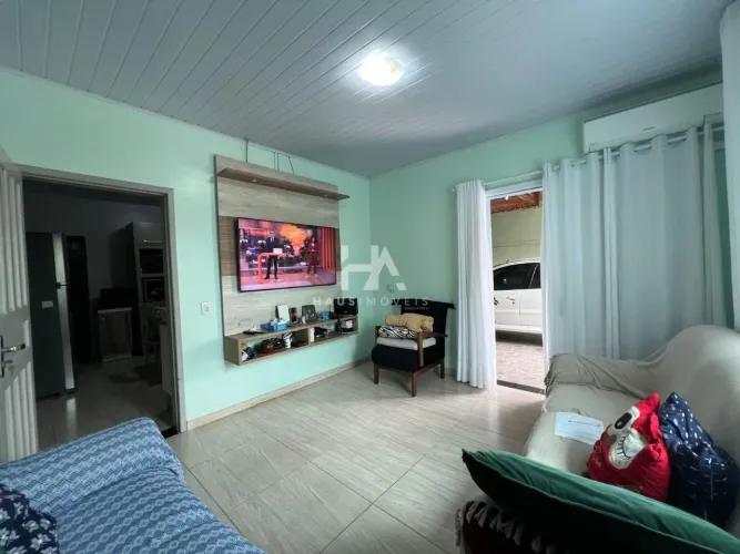 Casa residencial à venda no bairro Barra do Rio Cerro com 4 dormitórios e 155 m².