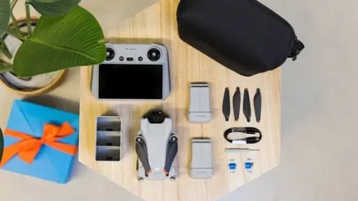 Drone DJI MINI 4 PRO COMBO FLY MORE PLUS