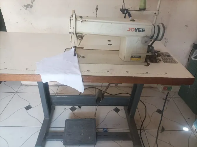 Máquina de costura 