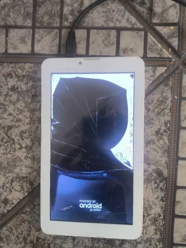 Tablet Multilaser m7-3g Plus com tela quebrada