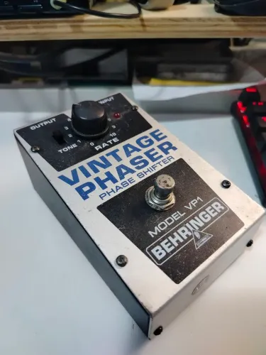 Pedal Phaser Behringer VP-1 - Carcaça Metálica, Funcionando Perfeitamente (Interlagos/SP)
