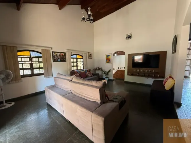 CASA A VENDA 295m² 4 QUARTOS E 2 SUITES.ÁGUAS DE SÃO PEDRO