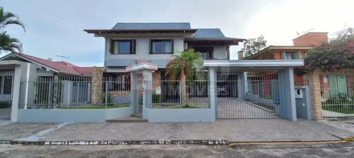 Casa Mobiliada com Piscina e 4 Dormitórios na Vila São José em Araranguá SC