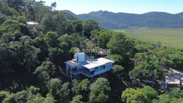 Casa com 1 suíte à venda, 158m² - Pântano do Sul