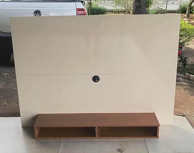 Painel para TV de até 43 polegadas (cores disponíveis nas imagens) novos.