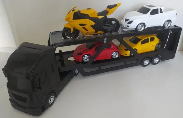 Brinquedos com pouco uso no precinho