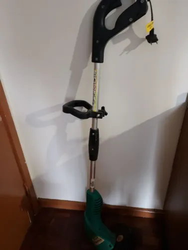 Cortador de grama elétrico