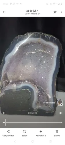 Capela linda de ametista tom meio rosa com muitas inclusões